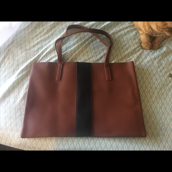 Vince Camuto Handbags - Vince Camuto vegan leather luck bag NWT